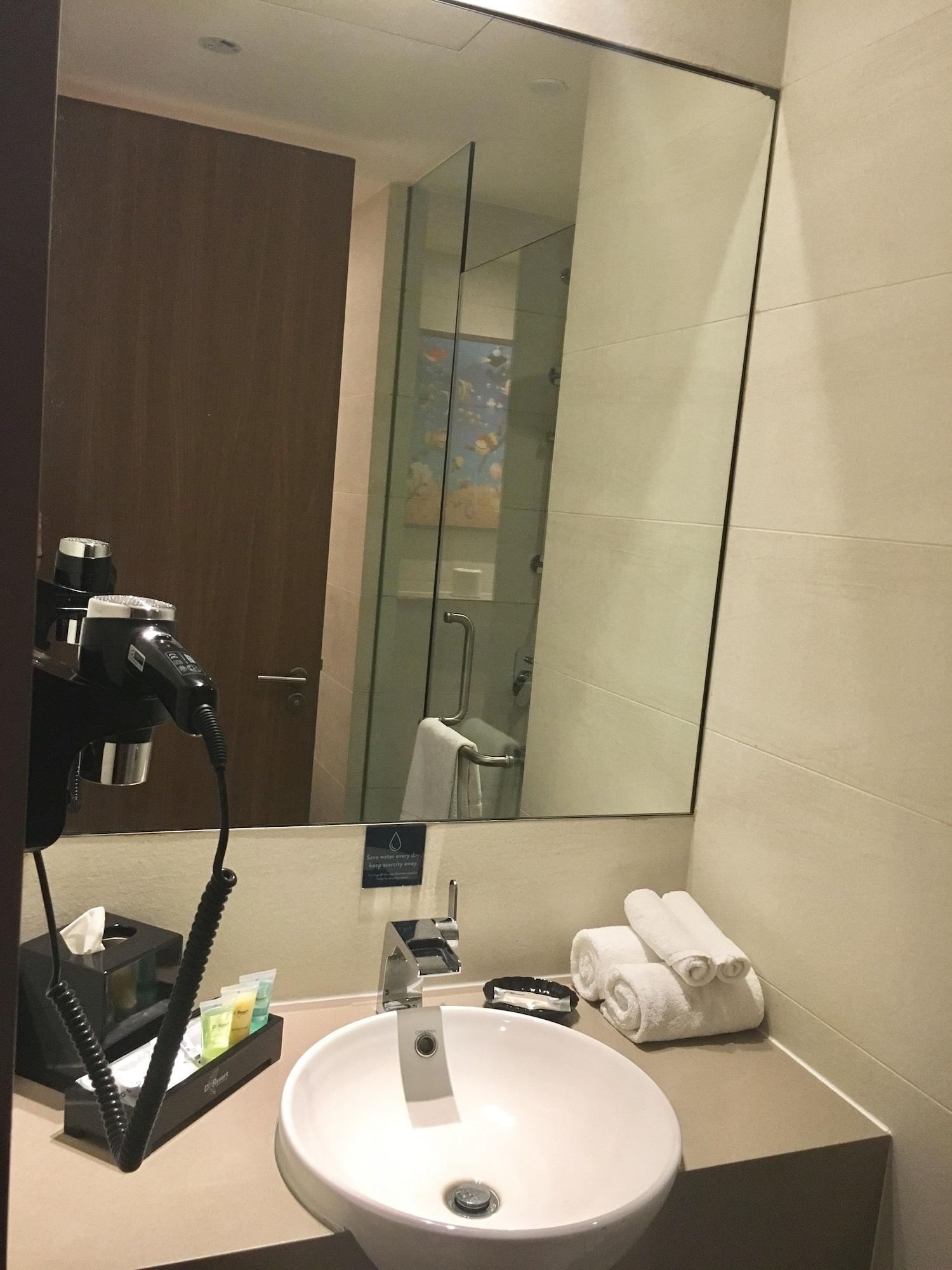Resor D'resort @ Downtown East 4*