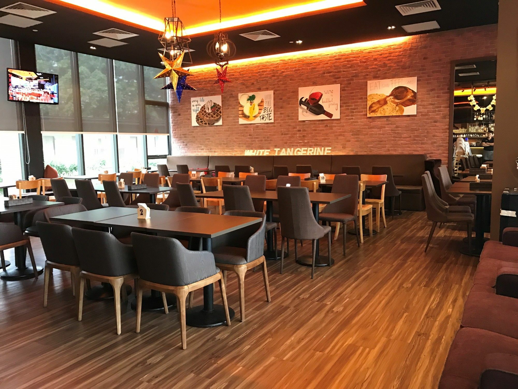 Resor D'resort @ Downtown East 4*